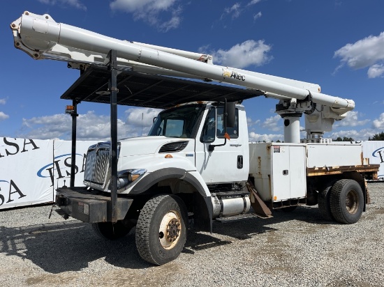 2013 International 7600 4x4 Bucket Truck