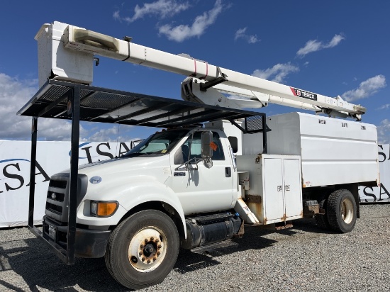 2012 Ford F750 Bucket Chip Truck