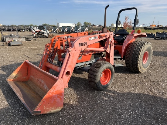 Kubota M5700 4x4 Tractor