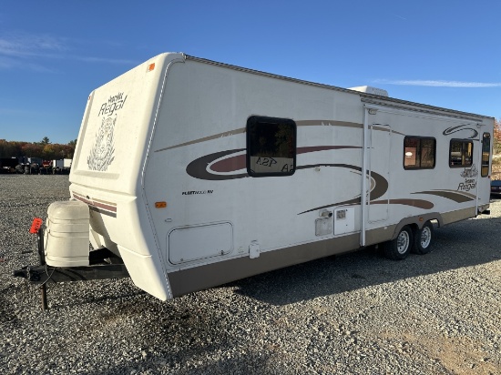 2004 Fleetwood Prowler Regal Camper