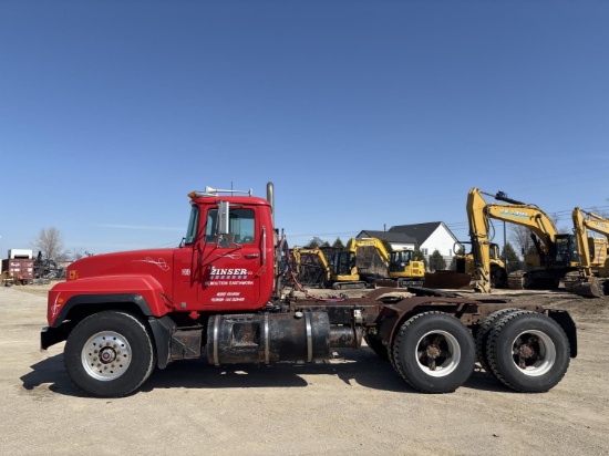 1999 Mack Rd 688s Day Cab Truck Tractor