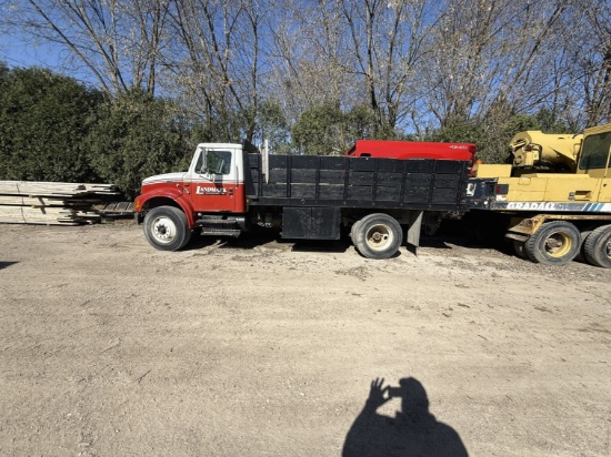 2000 International 3800 Flat Bed Truck