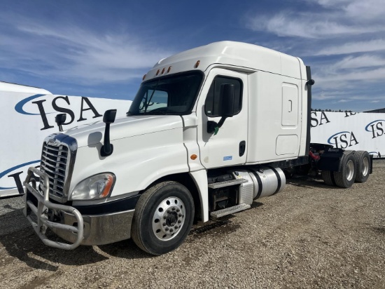 2016 Freightliner Sleeper Cab Truck Tractor