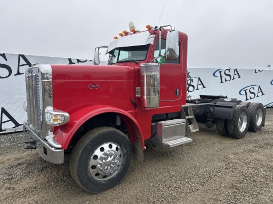 2014 Peterbilt 384 Day Cab Truck Tractor