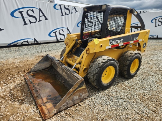 Deere 320 Skid Steer