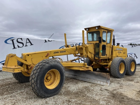 Deere 670 A Grader