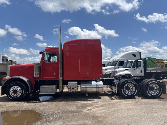 2017 Peterbilt Sleeper Cab Truck Tractor