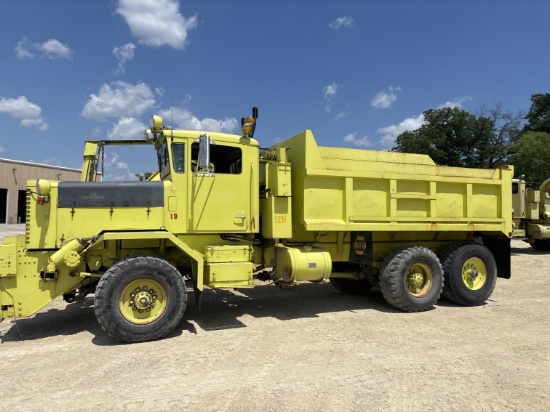 1982 Oshkosh 6x6 Tandem Axle Plow Truck