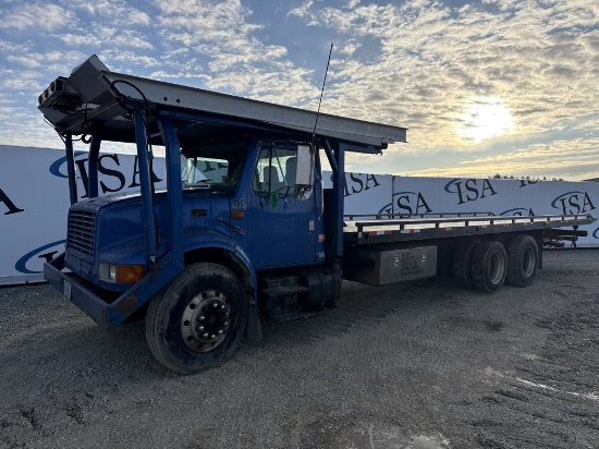 1999 International 4900 4x2 Tandem Axle Flatbed Truck