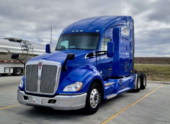2018 Kenworth T680 Sleeper Cab Truck Tractor