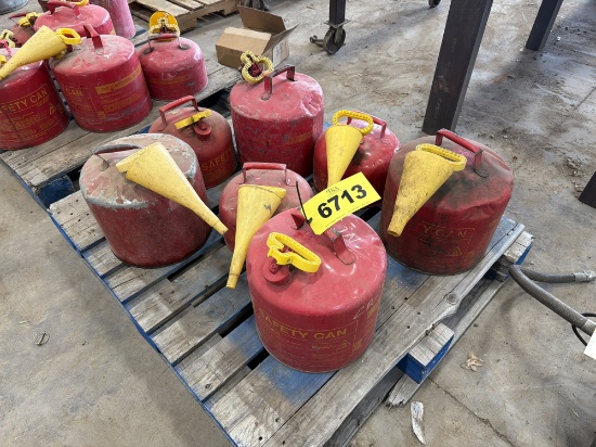 (7) Metal Gas Cans
