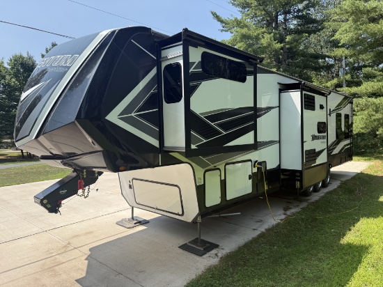 2020 Grand Design 45' Momentum Toy Hauler Camper