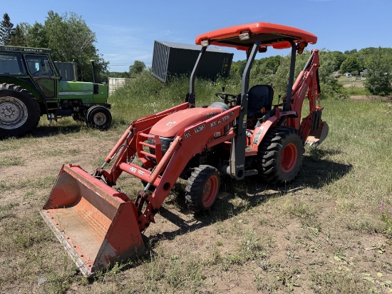 Kubota B26 Tractor Backhoe