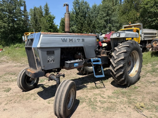 White Field Boss 2-70 Tractor