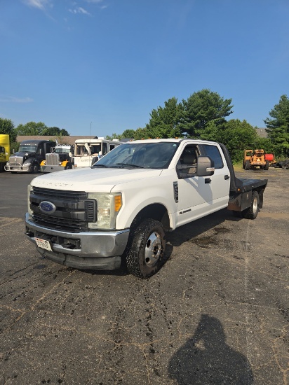 2017 Ford F350 4x4 Flatbed Truck