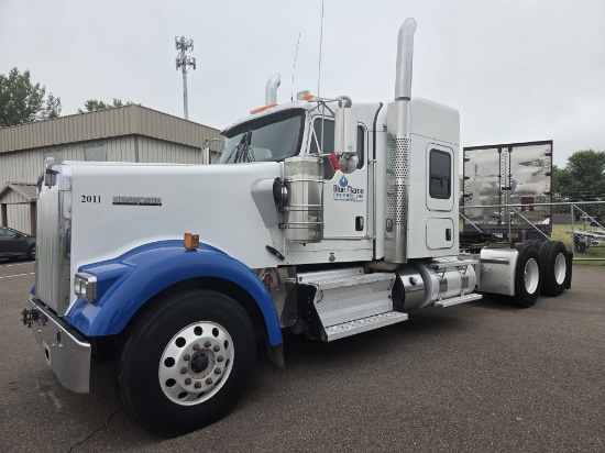 2016 Kenworth W900l Sleeper Cab Truck Tractor