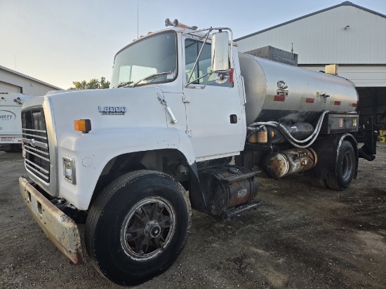 1991 Ford L8000 Asphalt Truck