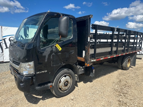 2015 Hino 195 Flatbed Truck