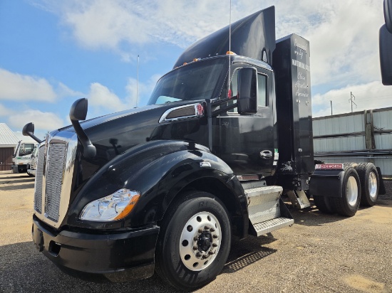 2015 Kenworth T680 Cng Semi Tractor