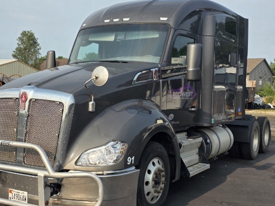 2017 Kenworth T680 Sleeper Cab Truck Tractor