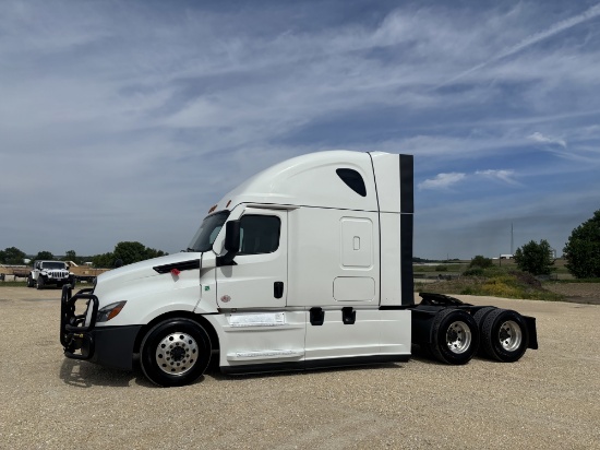 2022 Freightliner Cascadia 126 Sleeper Cab Truck Tractor
