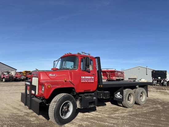 1976 Mack Dm 600 Dump Truck