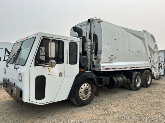 2007 Carne Carrier Company Garbage Truck