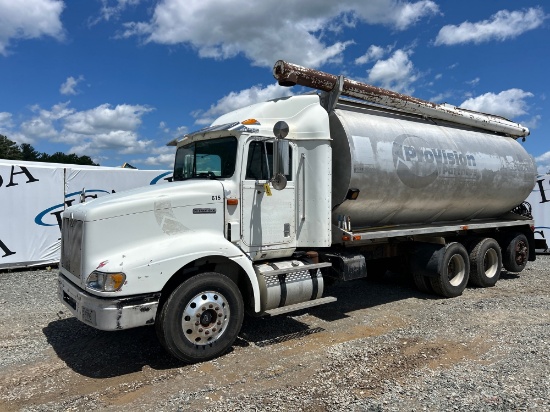 1999 International 9200 Tank Truck