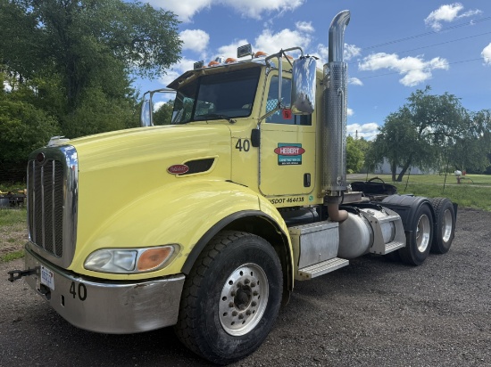 2010 Peterbilt Day Cab Truck Tractor