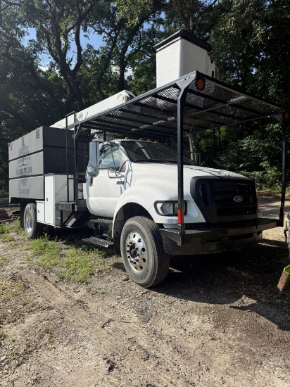 2010 Ford F-750 Boom Truck W/ Chip Box