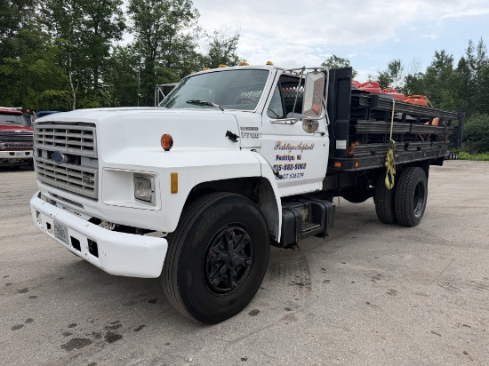 1991 Ford F700 Single Axle Flatbed Truck
