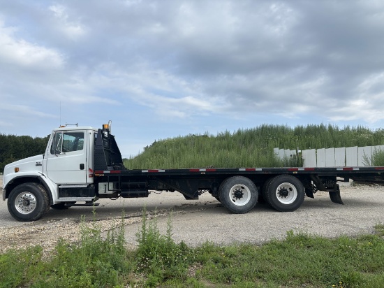 1999 Freightliner Fl80 28' Rollback Truck