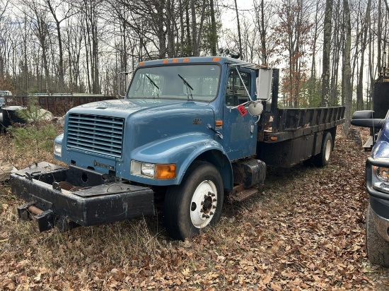 1999 International 4700 Flatbed Truck