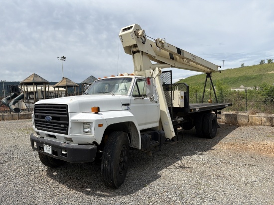 1990 Ford F800 Boom Truck