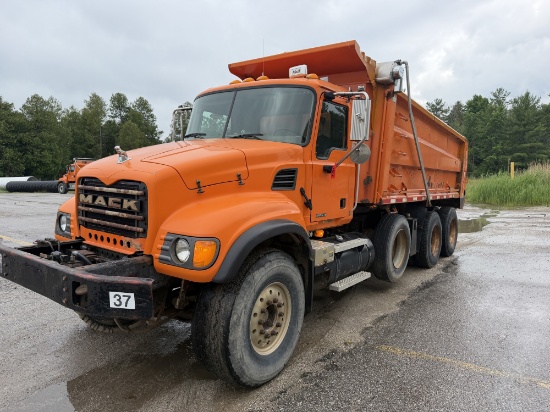 2003 Mack 713v Granite Tri Axle Dump Truck