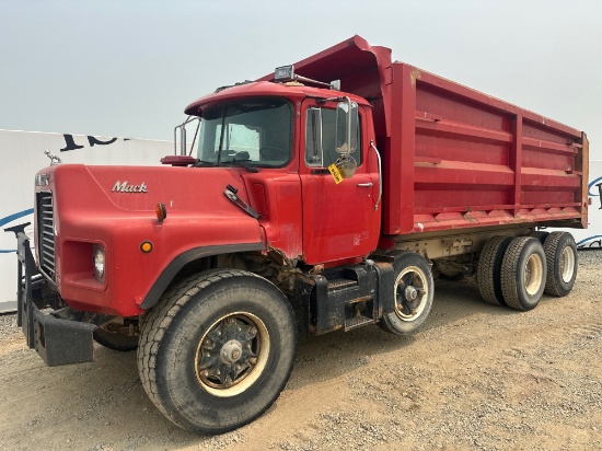 1997 Mack Dm688s Tri Axle Dump Truck