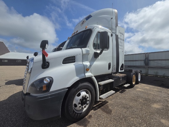 2015 Freightliner Cascadia Cng Semi Tractor