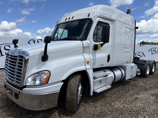 2017 Freightliner Cascadia 125 Sleeper Cab Truck Tractor