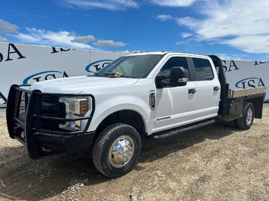 2019 Ford F-350 4x4 Flatbed Truck