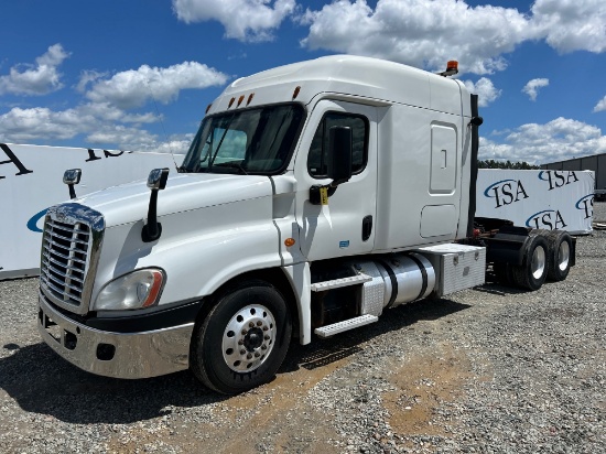 2016 Freightliner 125 Sleeper Cab Truck Tractor