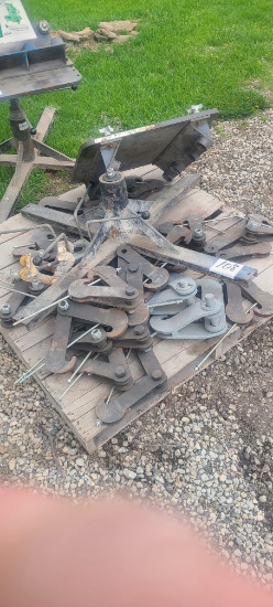 ROLLER PIPE STANDS