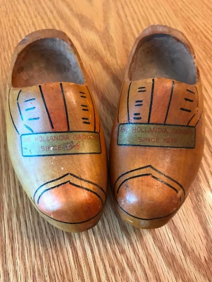 The Hollandia Gardens Souvenir Wooden Dutch Shoes