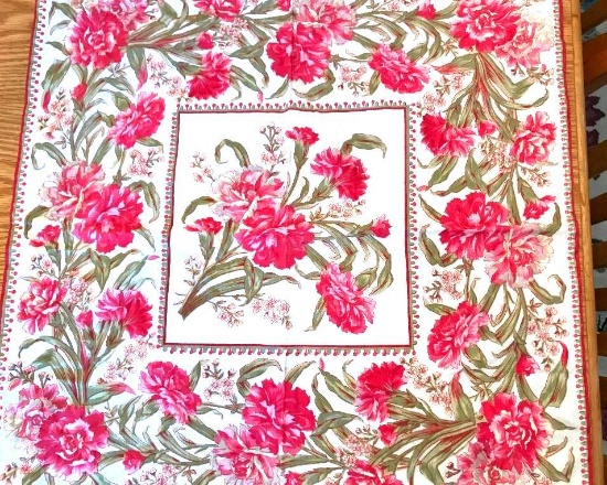 Set of 5 - New with tags - Pink Carnation Napkins