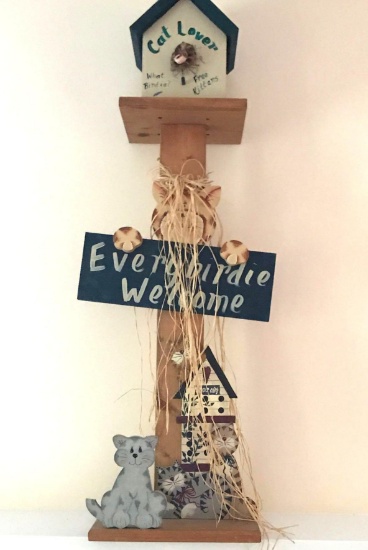 Cat Lovers Wooden Welcome sign