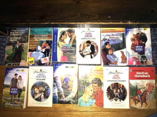 Lot of 12 Harlequin Romance Novels