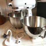 Kitchen Aid Stand Mixer with extra bowl