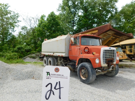 (1982) Ford 9000 Water Truck