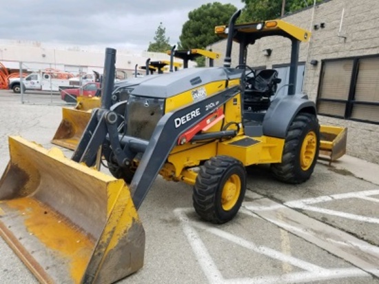 (2017) John Deere mod. 210L, Tractor Skip