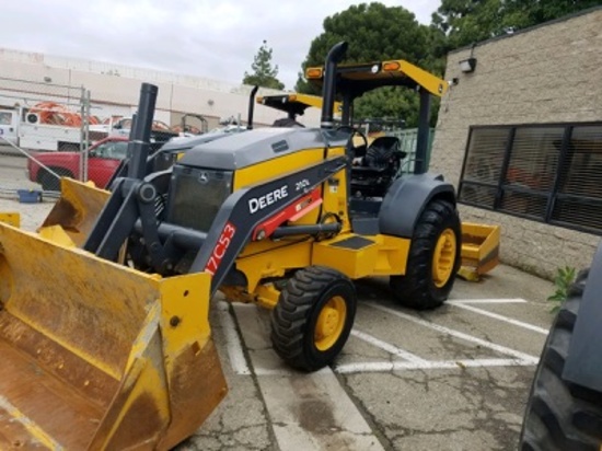 (2017) John Deere mod. 210L, Tractor Skip