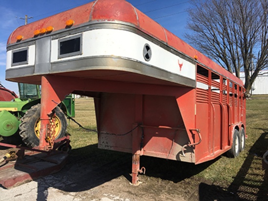 Bonanza 16ft Gooseneck Livestock Trailer with Center Gate